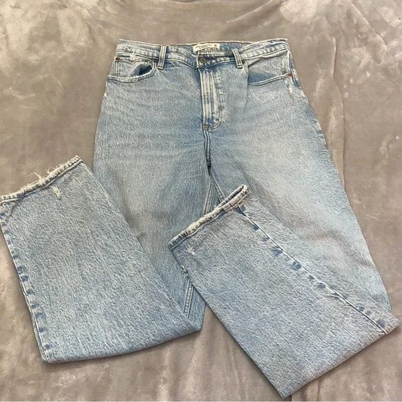 Abercrombie & Fitch Light Blue Straight Leg Jeans - Picture 2 of 12